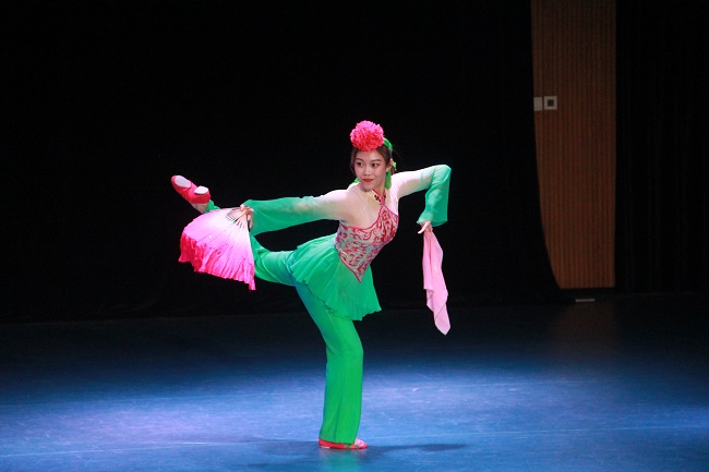 1637852951418619.jpg 舞蹈 (2).JPG