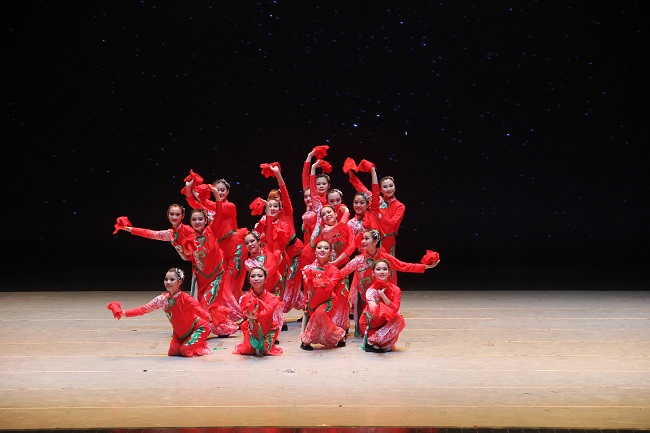 1608302565406665.jpg 东北秧歌组合.JPG